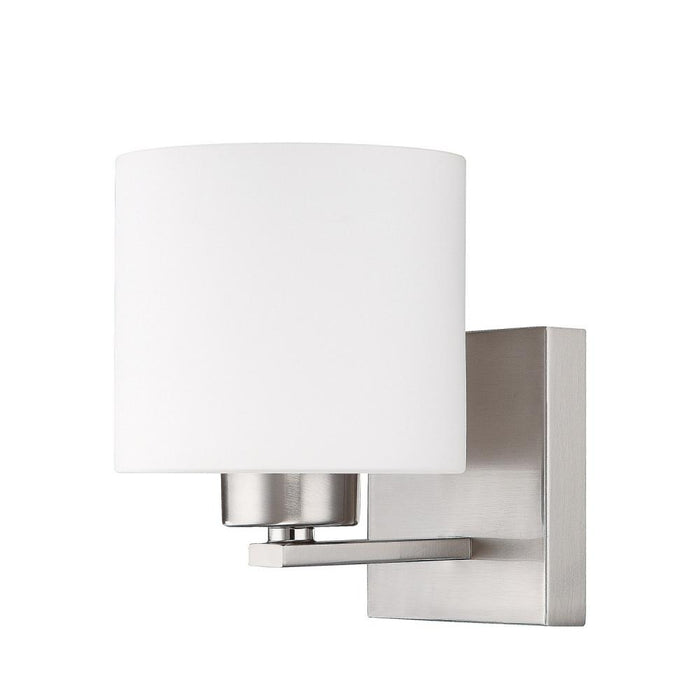 1 Light Sconce